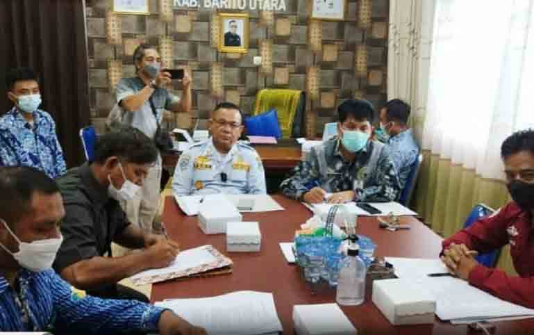 Rapat pembentukan pos dan tim pengawas terpadu di Jembatan KH Hasan Basri yang dilaksanakan di Ruang Kadis Perhubungan Muara Teweh, Kamis 18 November 2021