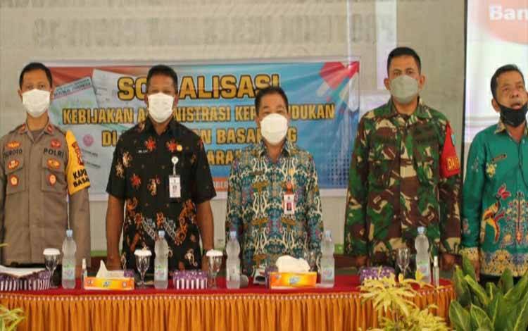 Kebijakan Administrasi Kependudukan Disosialisasikan di Kecamatan Basarang