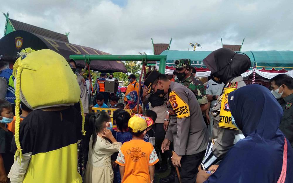Polres Katingan Berikan Trauma Healing Bagi Anak Korban Banjir
