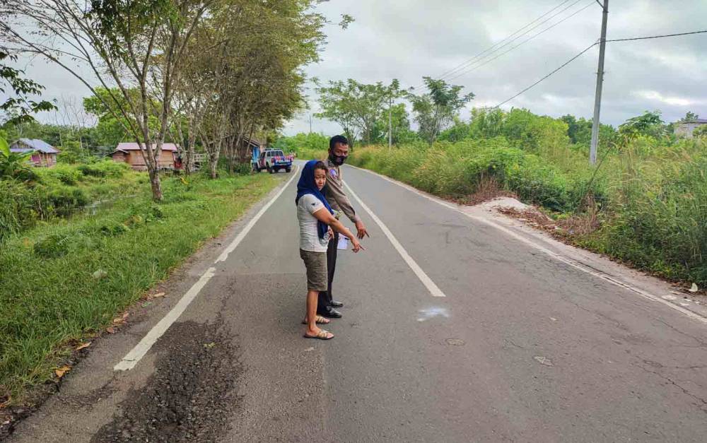 Tabrak Lubang, Seorang Perempuan Pengendara Motor Tewas
