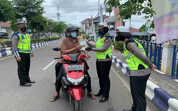 Belasan Pengendara Dapat Teguran pada Operasi Zebra Telabang di Muara Teweh