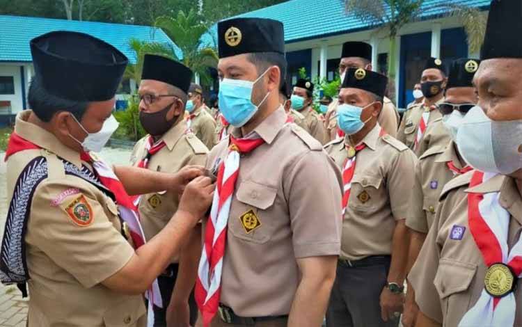 Giliran Kamabiran dan Kwaran Pramuka Kecamatan Kapuas Timur Dikukuhkan