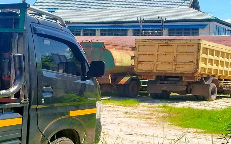 Barang bukti kasus penggelapan dan pencurian di Kejari Kotim