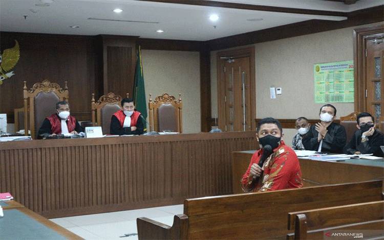 Bekas Penyidik KPK Stepanus Robin Akui Lakukan "Tipu-tipu"