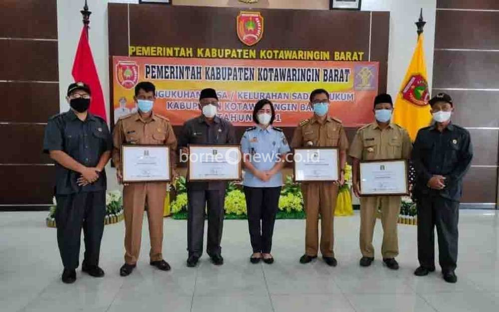Dua Desa di Kobar Dikukuhkan Sebagai Desa Sadar Hukum