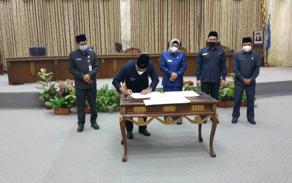 DPRD Barito Utara dan Pemkab Tandatangani Nota Kesepakatan KUA dan PPAS APBD 2022