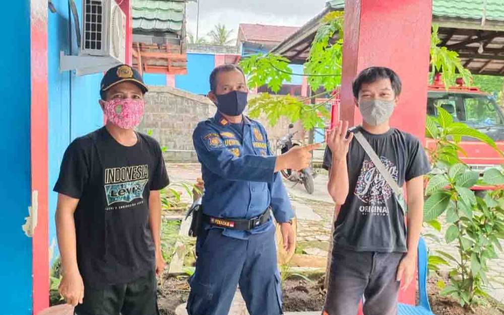 Tak Bisa Keluar dari Jari Manisnya, Cincin Pria ini pun Dipotong oleh Tim Damkar