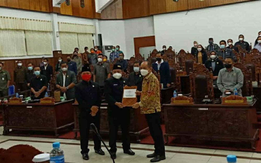 APBD 2022 Disetujui, Ini Harapan Ketua DPRD Kapuas