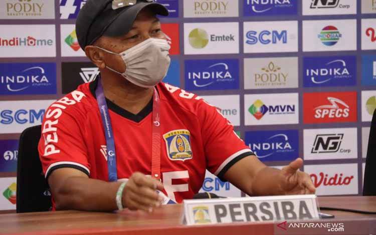 Pelatih Persiba Fahri Husaini