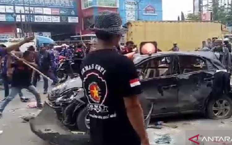 Satu Orang Tewas Akibat Bentrokan Ormas