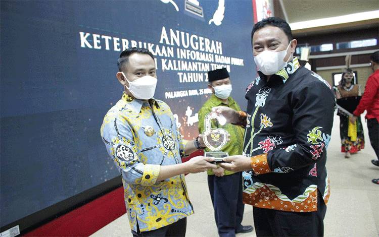 Wagub Apresiasi Penganugerahan Keterbukaan Informasi Badan Publik Kalteng 2021, Berikut Hasilnya