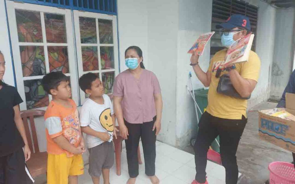 Berbagi Kasih, Dishub Palangka Raya Beri Sembako dan Buku Belajar ke Panti Asuhan