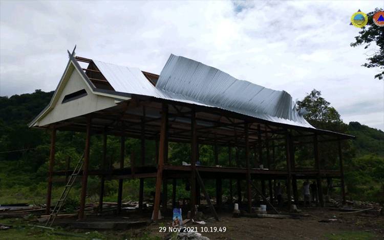 34 Rumah Rusak Diterjang Angin Kencang