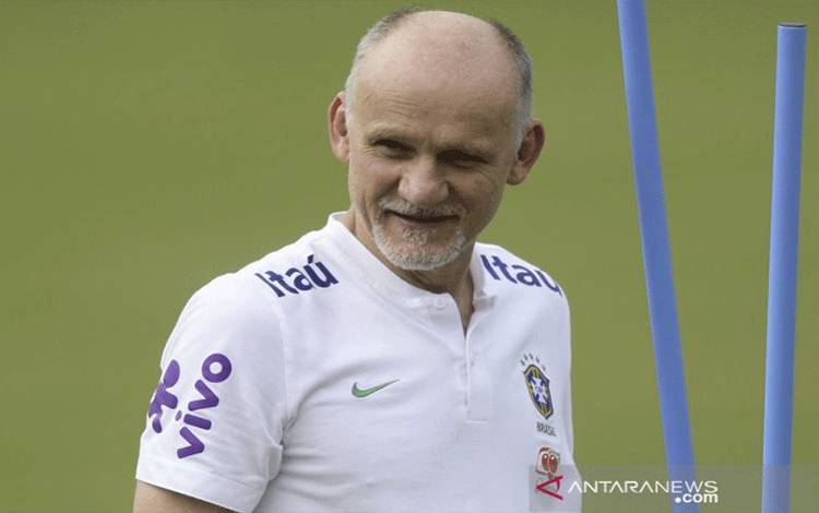Kiper Legendaris Brazil Masuk Jajaran Staf Pelatih Liverpool