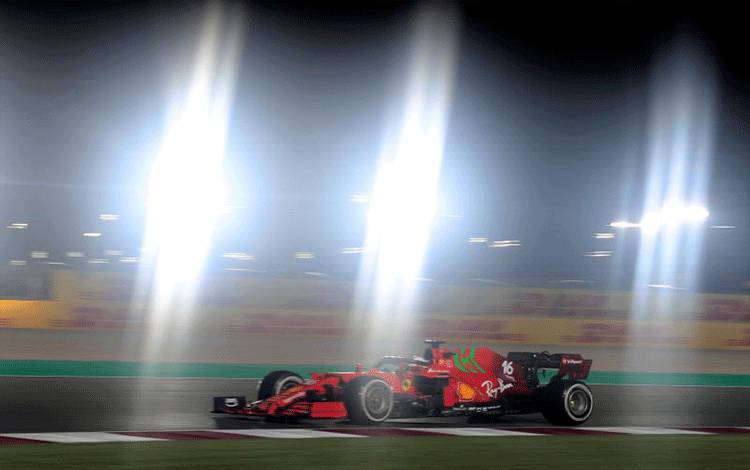 Pebalap Ferrari Charles Leclerc menjalani Grand Prix Qatar di Sirkuit Internasional Losail. (21/11/2021) (ANTARA/REUTERS/THAIER AL-SUDANI)