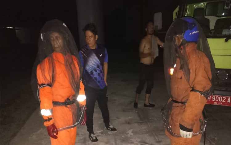 Tim Rescue 112 Palangka Raya Evakuasi Sarang Lebah Madu di 13 Lokasi