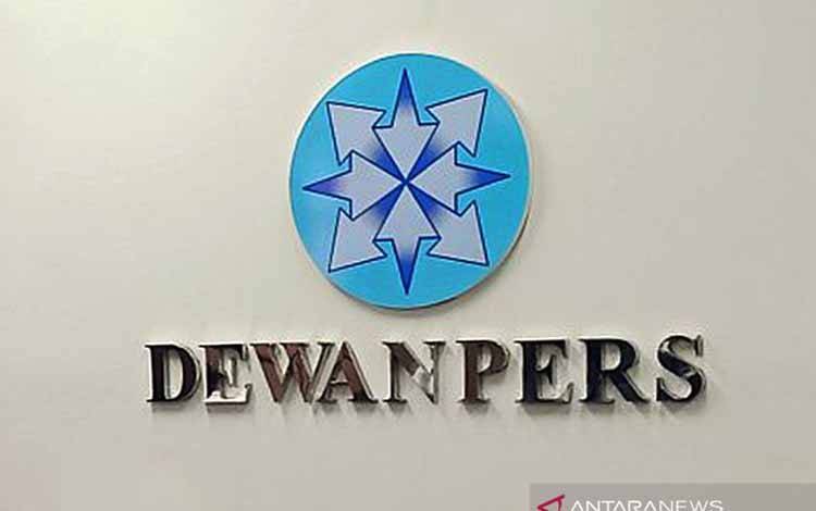 Logo Dewan Pers di Ruang Sabam Leo Batubara Gedung Dewan Pers Jakarta