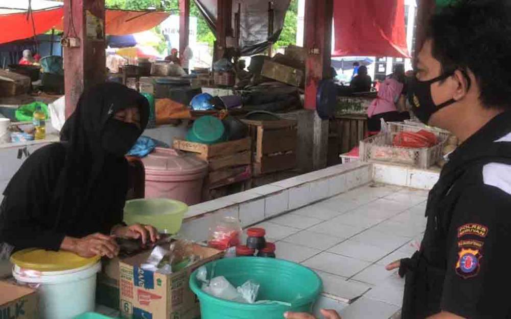 Personel Satuan Reskrim Polres Seruyan Ajak Cegah Praktik Pungli