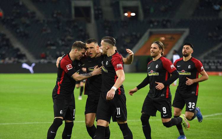 Freiburg Ngamuk Hancurkan Gladbach 6-0