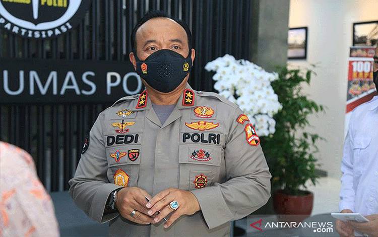 Polri Lantik 44 Eks Pegawai KPK pada Hari Antikorupsi Sedunia