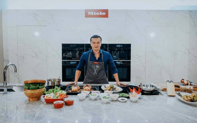 Cicip 3 Resep Favorit Nicholas Saputra