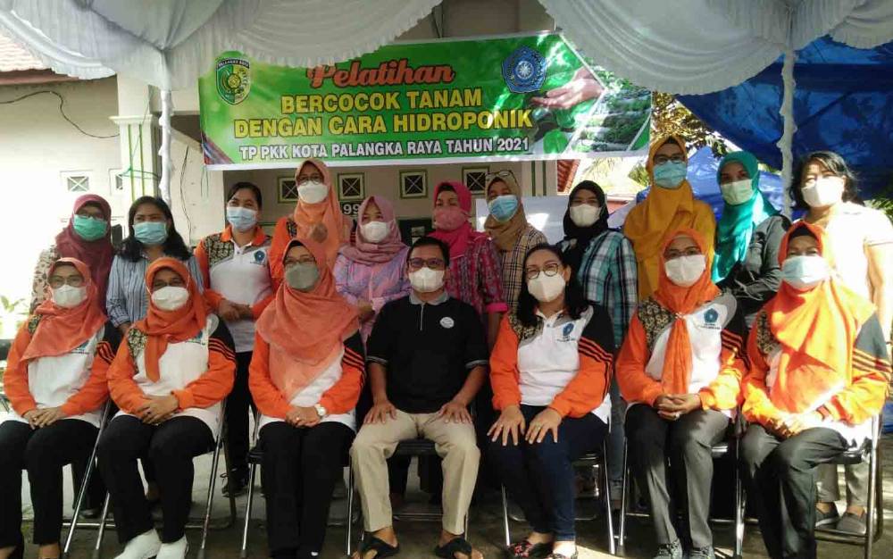 Pembukaan pelatihan Hidroponik TP PKK Palangka Raya