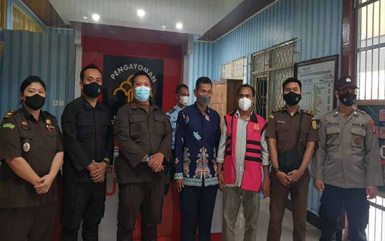 Jaksa Tahan Kades Dadahup Tersangka Tipikor