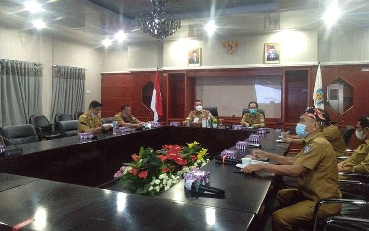 Sekda Murung Raya Ikuti Rapat Virtual dengan Medagri Bahas Natal dan Tahun Baru