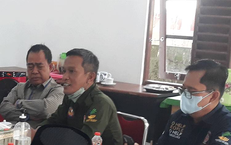 Kadinsos Kapuas Ajak Gotong Royong Cover Warga Kurang Mampu Dapat Jaminan Kesehatan