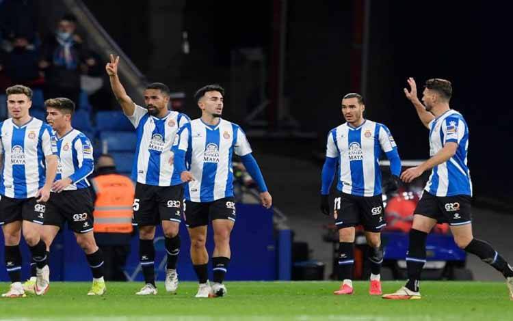 Espanyol Taklukkan Levante 4-3, Valencia Tekuk Elche 2-1
