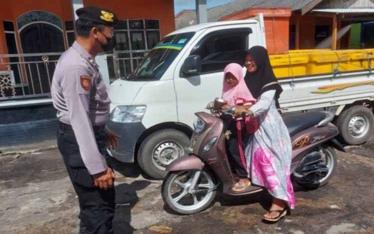 Anggota Polsek Jelai Temukan Banyak Warga Abai Prokes