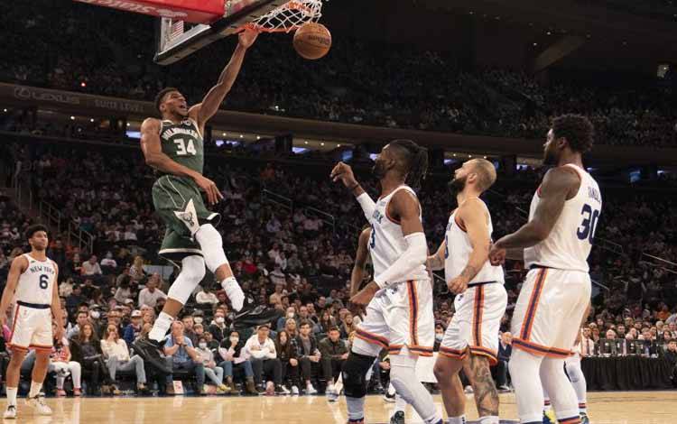 Khris Middleton Tuntun Bucks Ungguli Knicks 112-97