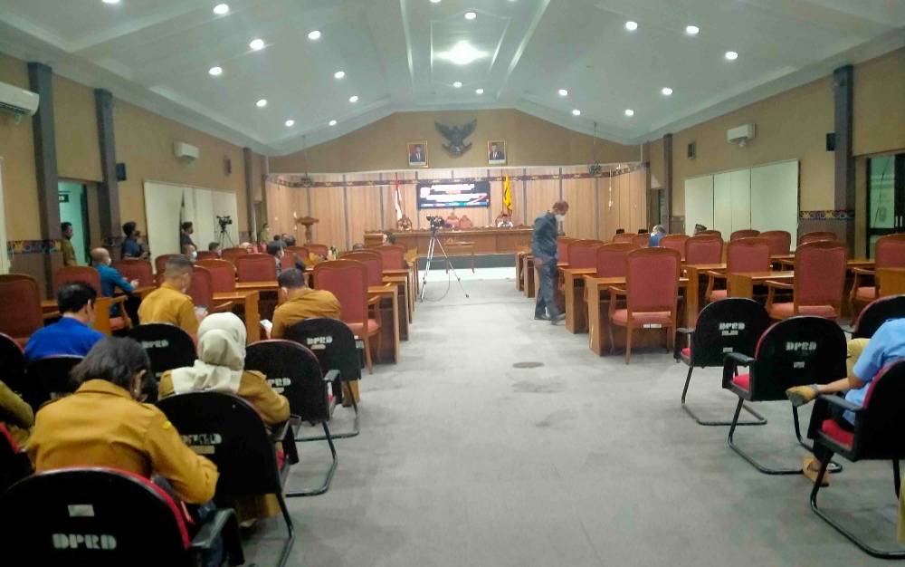 Banyak yang Tidak Hadir, 2 Perda Tetap Disahkan
