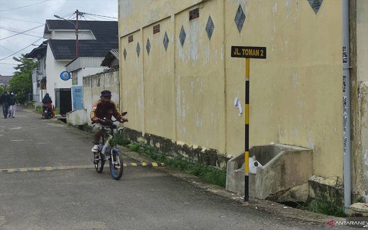 Jalan Toman II, Kelurahan Sako, Kecamatan Sako, Palembang, Sumatera Selatan, tempat penangkapan terduga teroris oleh Densus 88 Antiteror Polri. ANTARA/M Riezko Bima Elko P/21