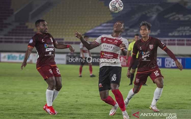 Madura United Imbang 2-2 Lawan Borneo FC