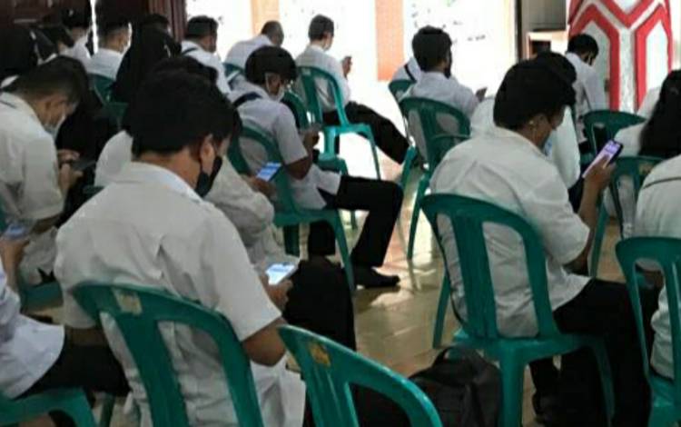 Legislator Kapuas Ini Apresiasi Perjuangan Tenaga Kontrak dari Hulu Ikuti Uji Kompetensi