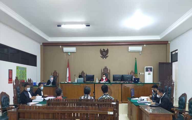Mantan Bendahara BPKAD Kapuas: Saksi Sebut Uang Diselipkan ke Dalam Berkas Guna Percepat Pencairan ADD dan DD