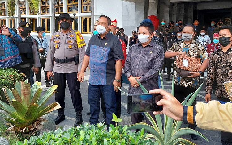 Lohing Simon Dukung Aksi Aliansi Masyarakat Kabupaten Gumas