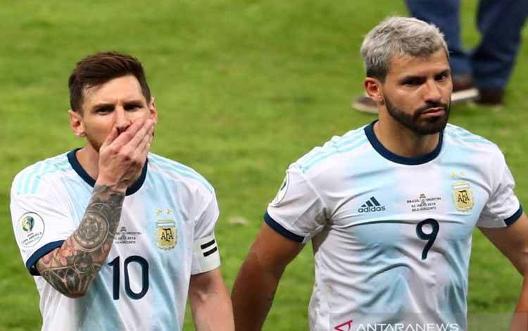 Guardiola, Messi Pimpin Penghormatan Setelah Aguero Umumkan Pensiun
