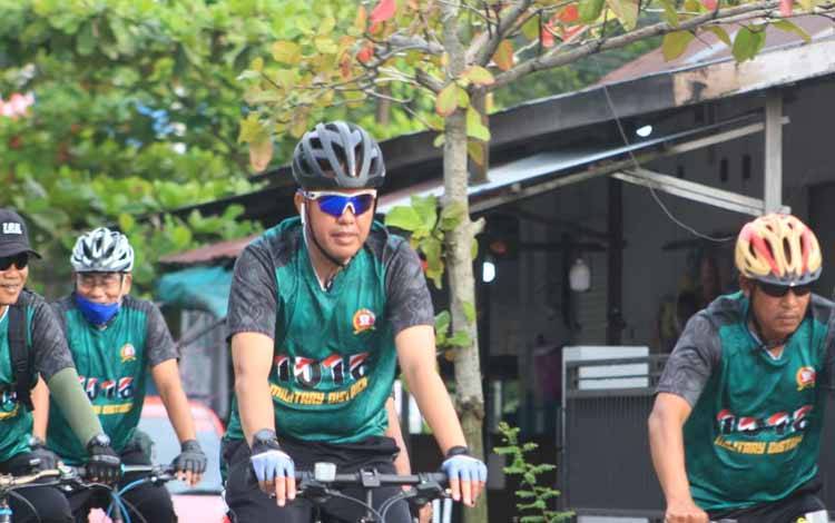 Tingkatkan Imunitas, Dandim Palangka Raya Gowes Bersama Anggota