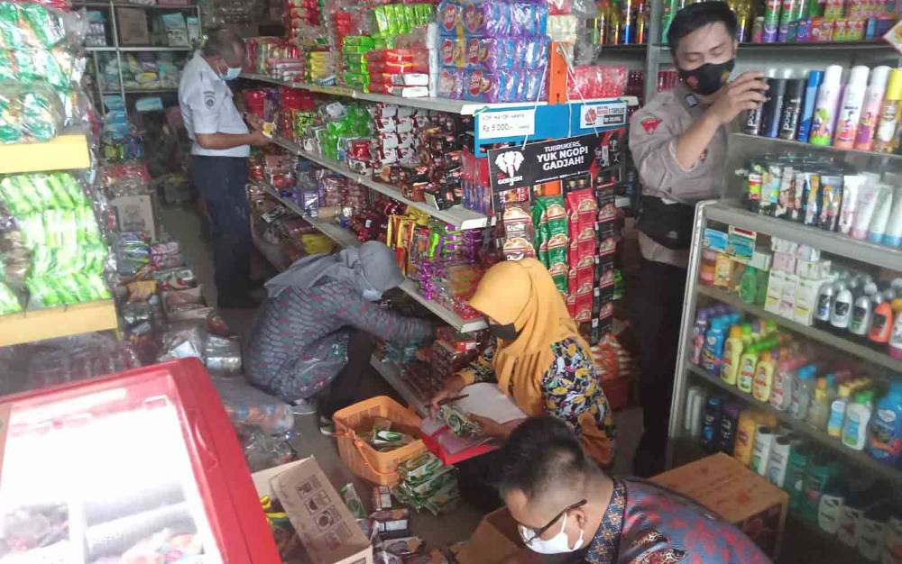 Tim Gabungan Lakukan Pengawasan Pangan dan Minuman Kedaluwarsa