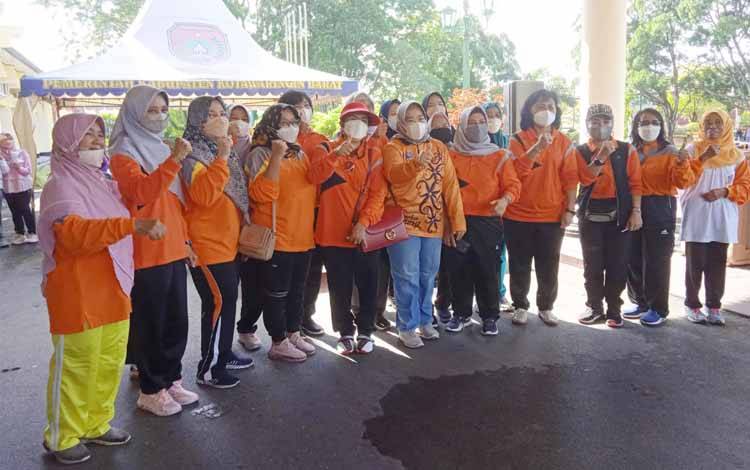 Peringati Hari Ibu, Puluhan Organisasi Wanita Ikuti Lomba Senam
