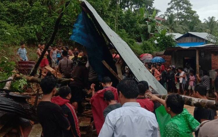 Satu Korban Meninggal Tertimbun Longsor di Kota Gunungsitoli