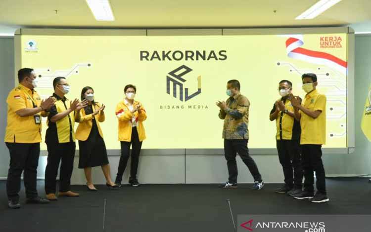 Wakil Ketua Umum Partai Golkar Nurul Arifin (tengah) saat membuka Rakornas MPO di Jakarta, Sabtu (18/12/2021)