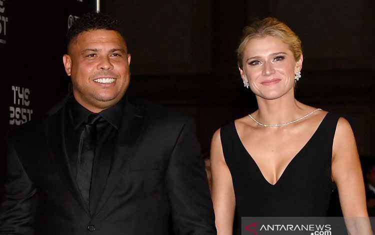 Ronaldo Beli Saham Klub asal Brazil Cruzeiro