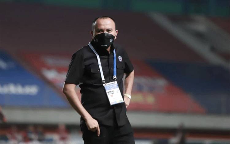 Foto arsip - Manajer Ad Interim Arema FC Ali Rifki. ANTARA/HO-Arema FC