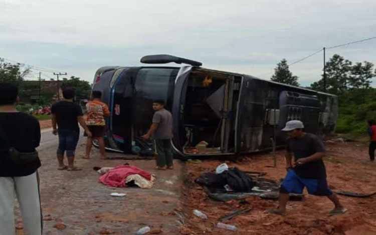 Diduga Oleng, Penyebab Bus Logos Terguling Tewaskan 2 Penumpang