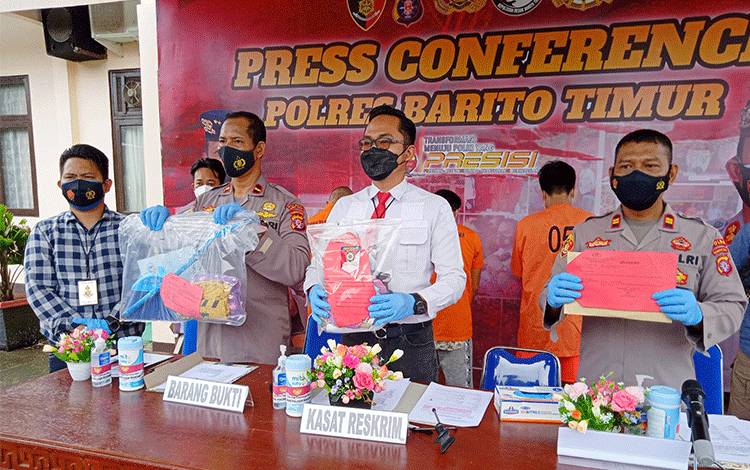 Dipicu Masalah Ekonomi dan Pisah Ranjang, Pria Ini Lakukan Kekerasan Terhadap Istri dan Anak