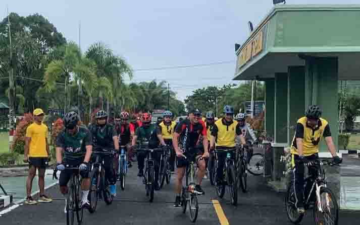 TNI dan Polri di Palangka Raya Gowes Bersama