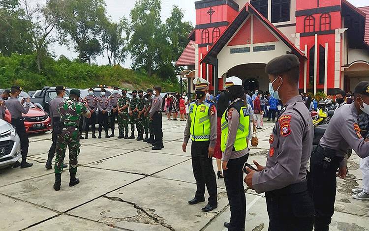 Polres Barito Utara Bersama Kodim Bersinergi Lakukan Pengamanan Perayaan Natal